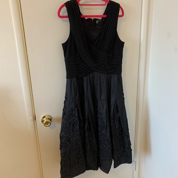 ADRIANNA PAPELL black evening dress size 16 - Picture 2 of 7